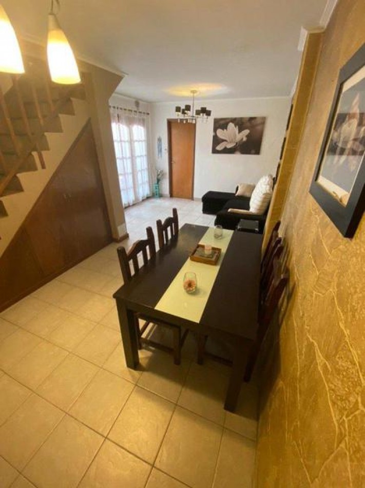 Chalet Multifuncional con Dependencia y Local al Frente - Excelente Ubicacion