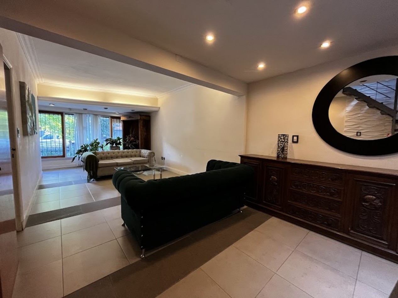 Chalet reciclado, 5 amb. con garage doble y patio 