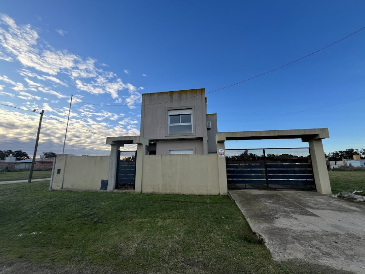 Casa Moderna 3 Amb Amplios sobre 540 m2 SANTA ELENA