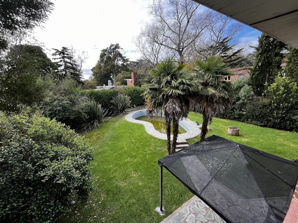 Venta Chalet  5 amb. con piscina y parque - El Grosellar - USD 190.000