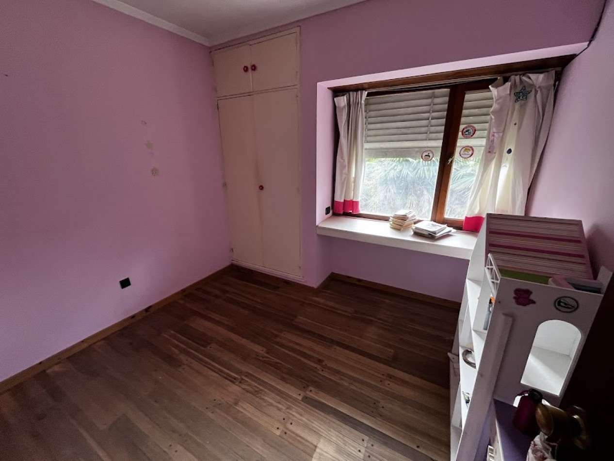 Venta Chalet  5 amb. con piscina y parque - El Grosellar - USD 190.000