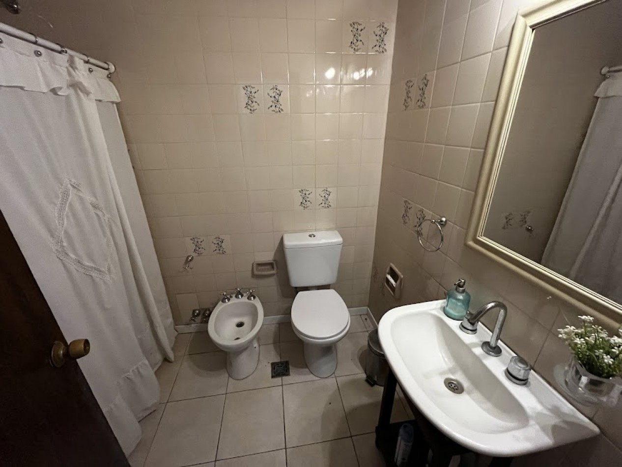 Venta Chalet  5 amb. con piscina y parque - El Grosellar - USD 190.000