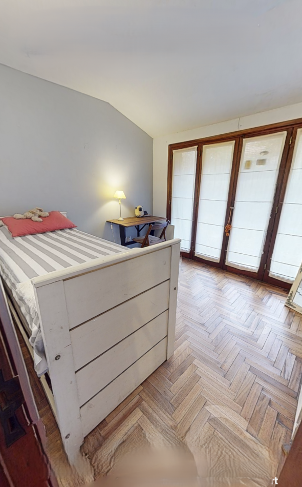 Chalet Tradicional sobre Lote de 914 m² - 3 Dormitorios y Quincho