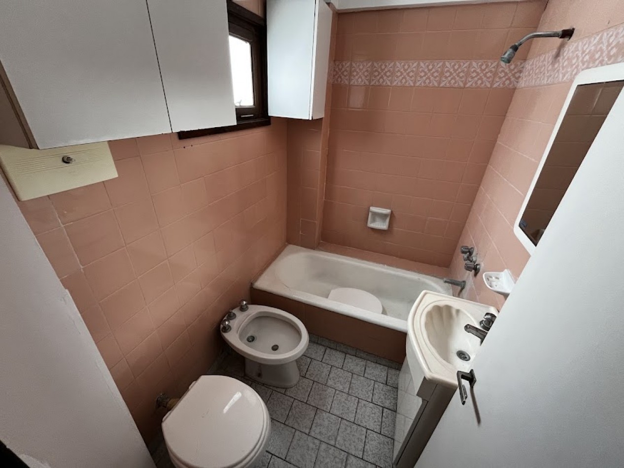 Departamento 2 amb al frente con balcon - La perla