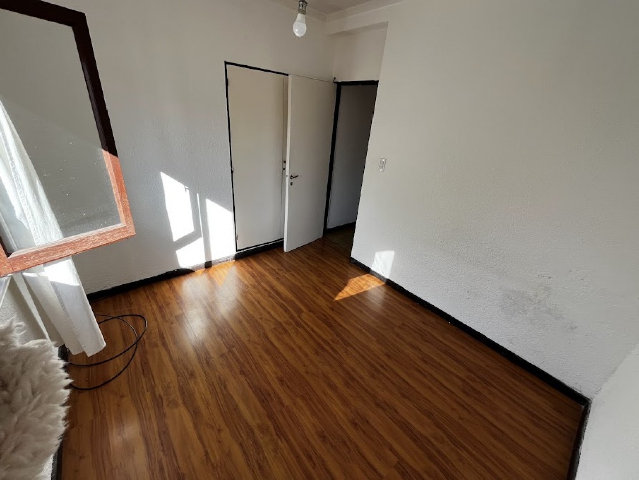 Departamento 2 amb al frente con balcon - La perla