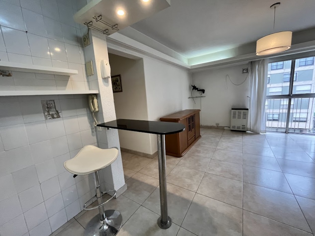 Venta Departamento 3 Amb. en Cordoba y Peatonal - Ideal Renta - Muy Buen Estado