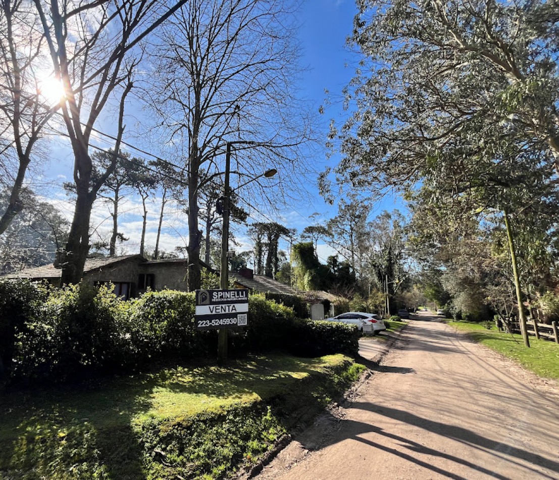 Chalet Tradicional sobre Lote de 914 m² - 3 Dormitorios y Quincho