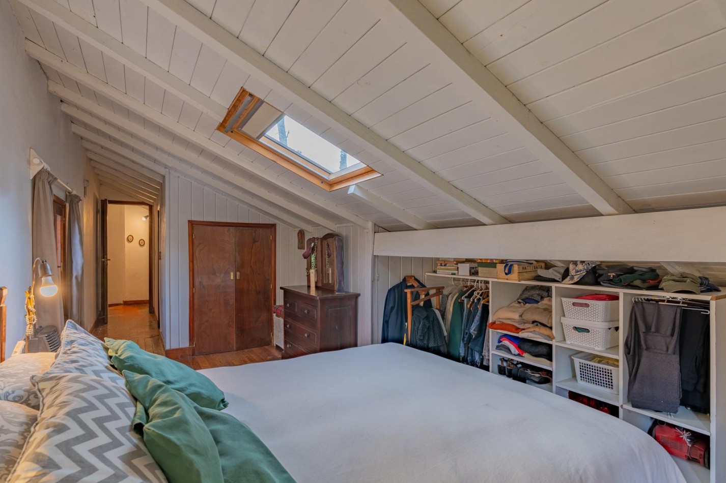 Chalet Tradicional sobre Lote de 914 m² - 3 Dormitorios y Quincho