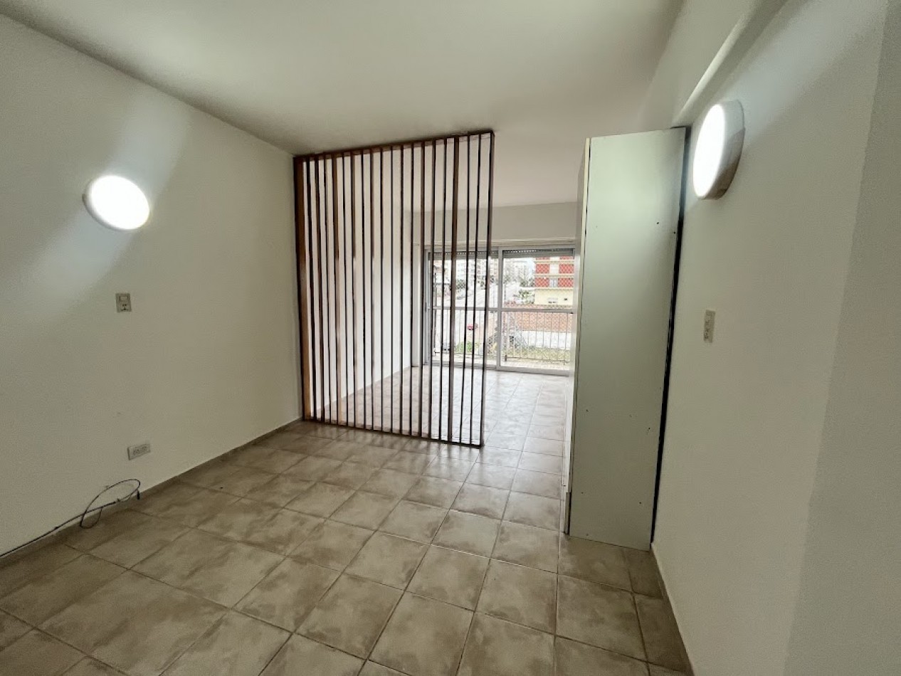 Alquiler Departamento 1 Ambiente con Balcon - Guemes