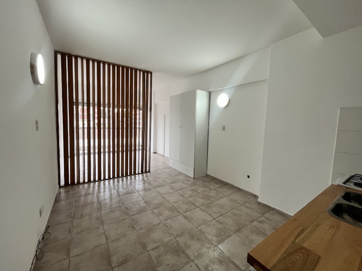 Alquiler Departamento 1 Ambiente con Balcon - Guemes