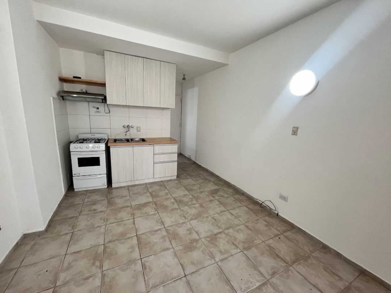 Alquiler Departamento 1 Ambiente con Balcon - Guemes