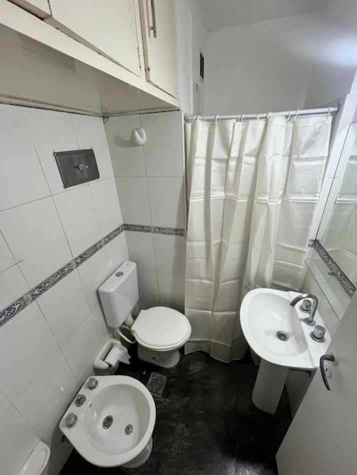 Alquiler Departamento 1 Ambiente con Balcon - Guemes