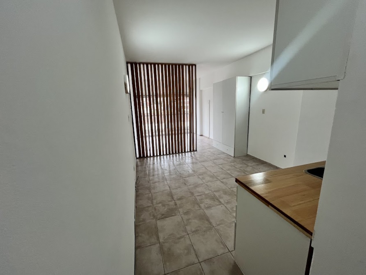 Alquiler Departamento 1 Ambiente con Balcon - Guemes