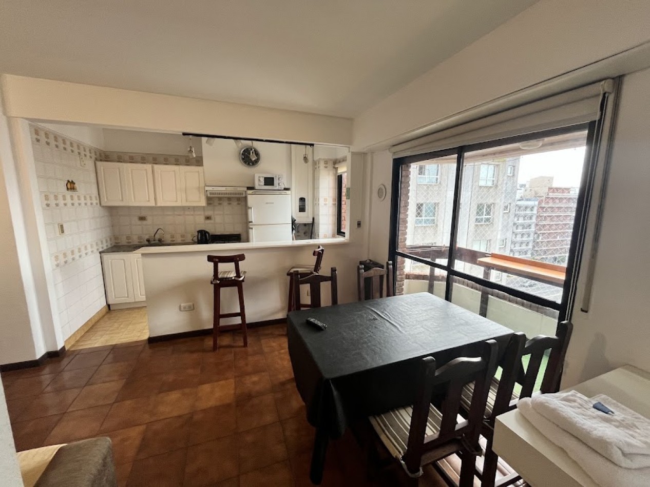 ALQUILER TEMPORAL PARA 5 PERSONAS CON COCHERA Y BALCON - LA PERLA