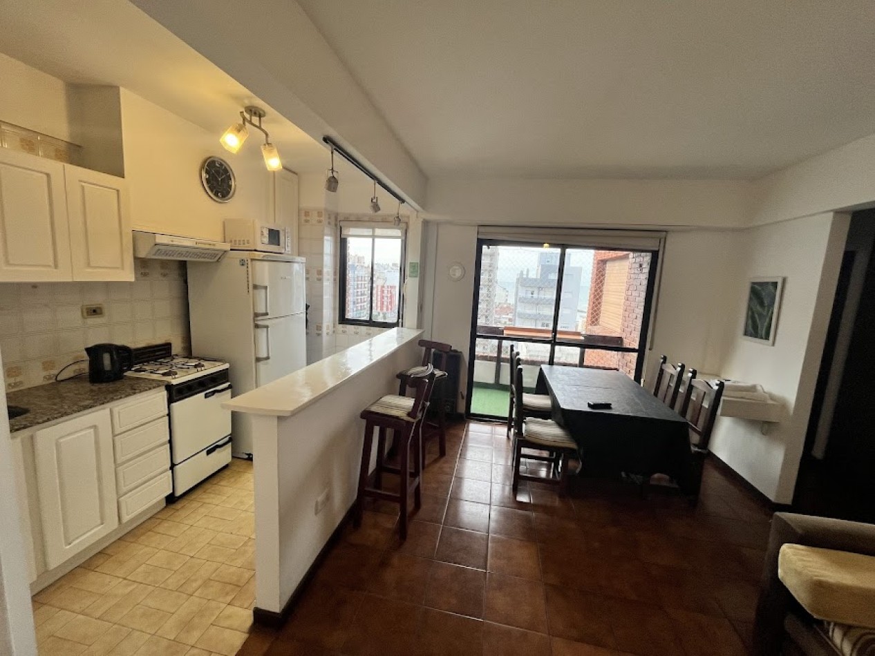 ALQUILER TEMPORAL PARA 5 PERSONAS CON COCHERA Y BALCON - LA PERLA