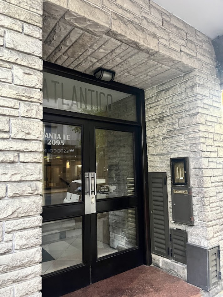 Departamento 2 amb. Luminoso  sobre calle Santa Fe