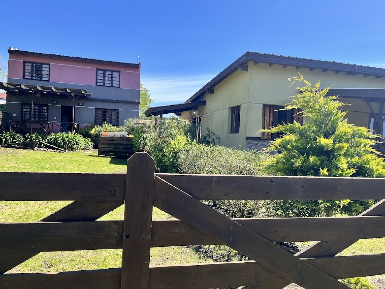 Venta en block - Dos cabañas a metros del mar en Acantilados