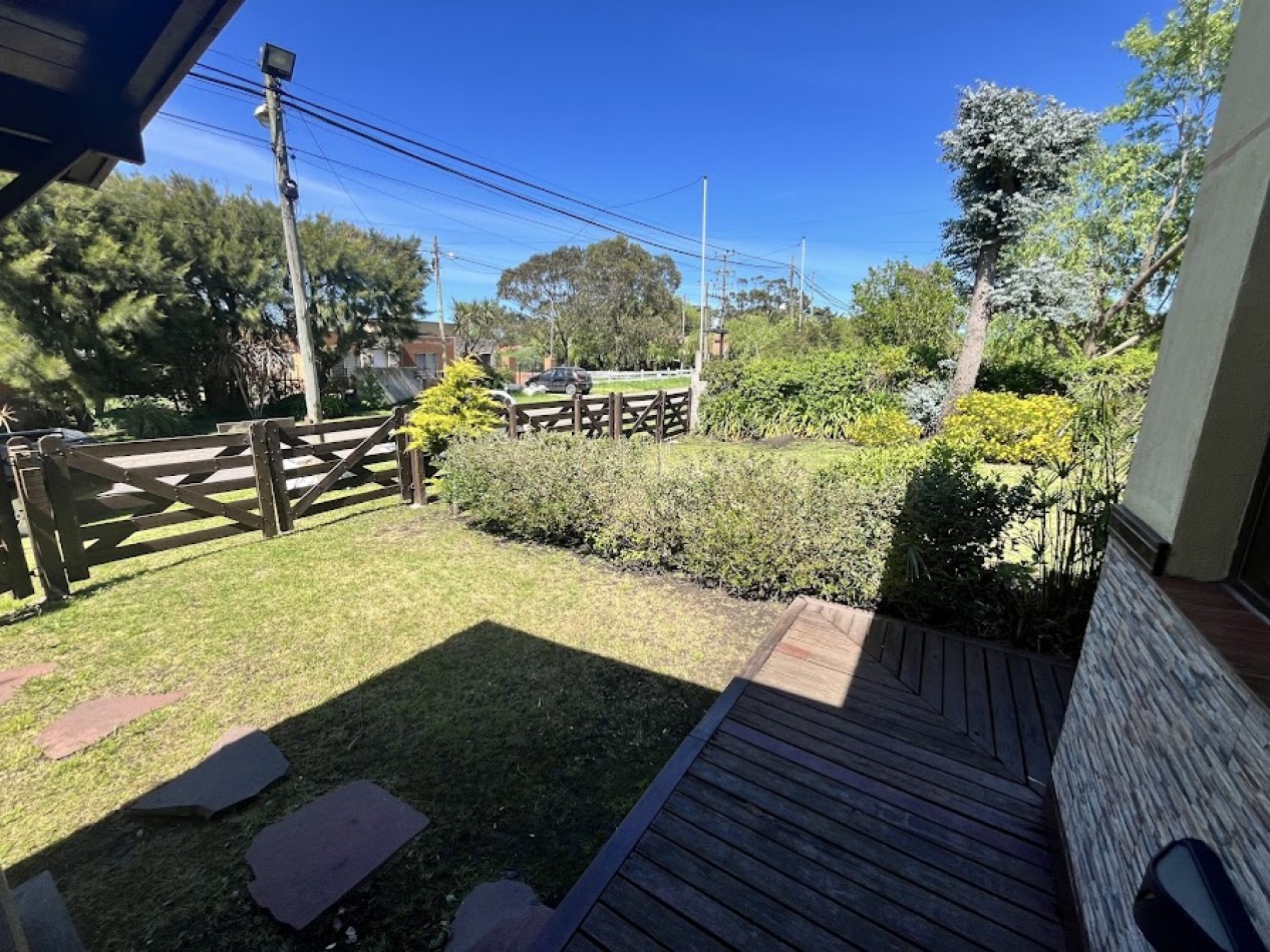 Venta en block - Dos cabañas a metros del mar en Acantilados