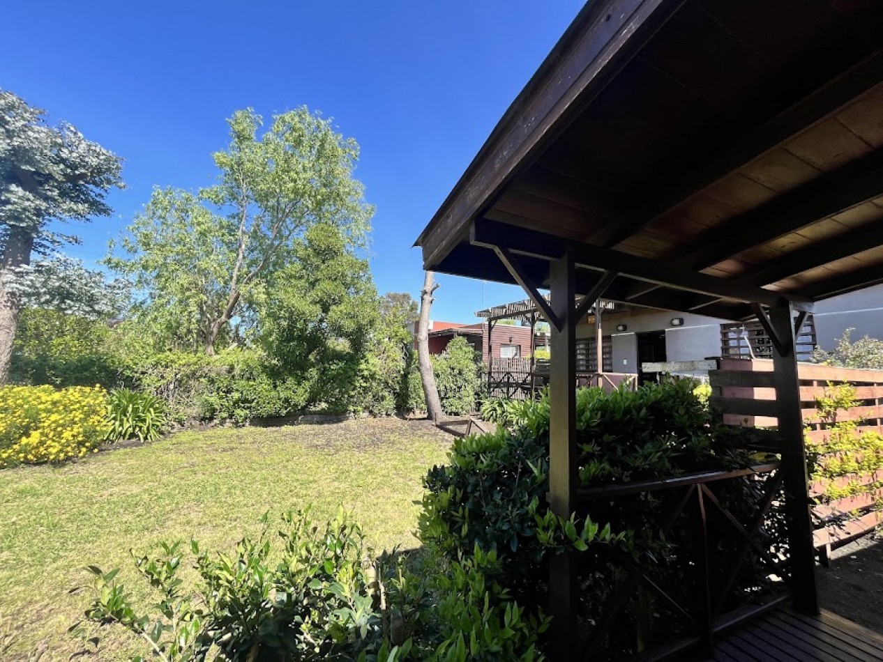 Venta en block - Dos cabañas a metros del mar en Acantilados