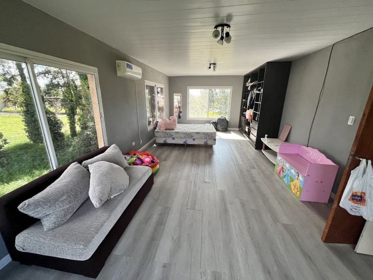 Casa moderna con amplios espacios y excelentes vistas en La Caleta