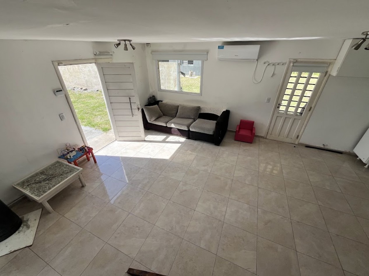 Casa moderna con amplios espacios y excelentes vistas en La Caleta