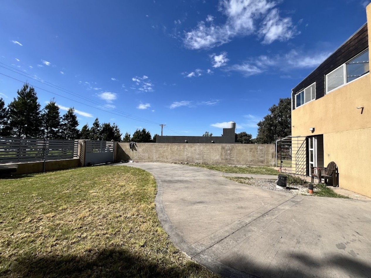 Casa moderna con amplios espacios y excelentes vistas en La Caleta