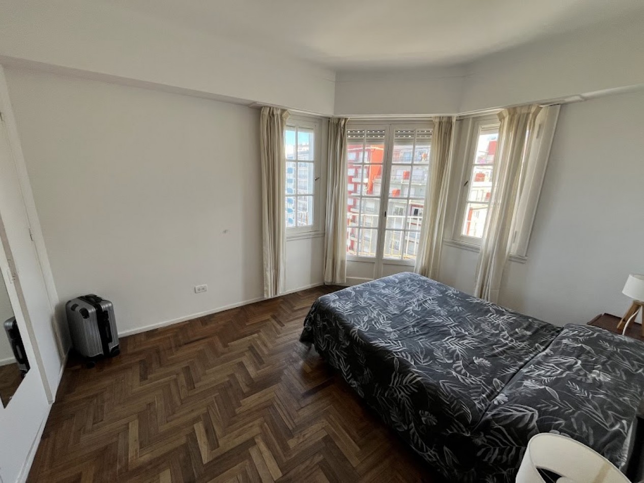 Departamento 3 Ambientes con Balcon Perimetral frente a Plaza Colon