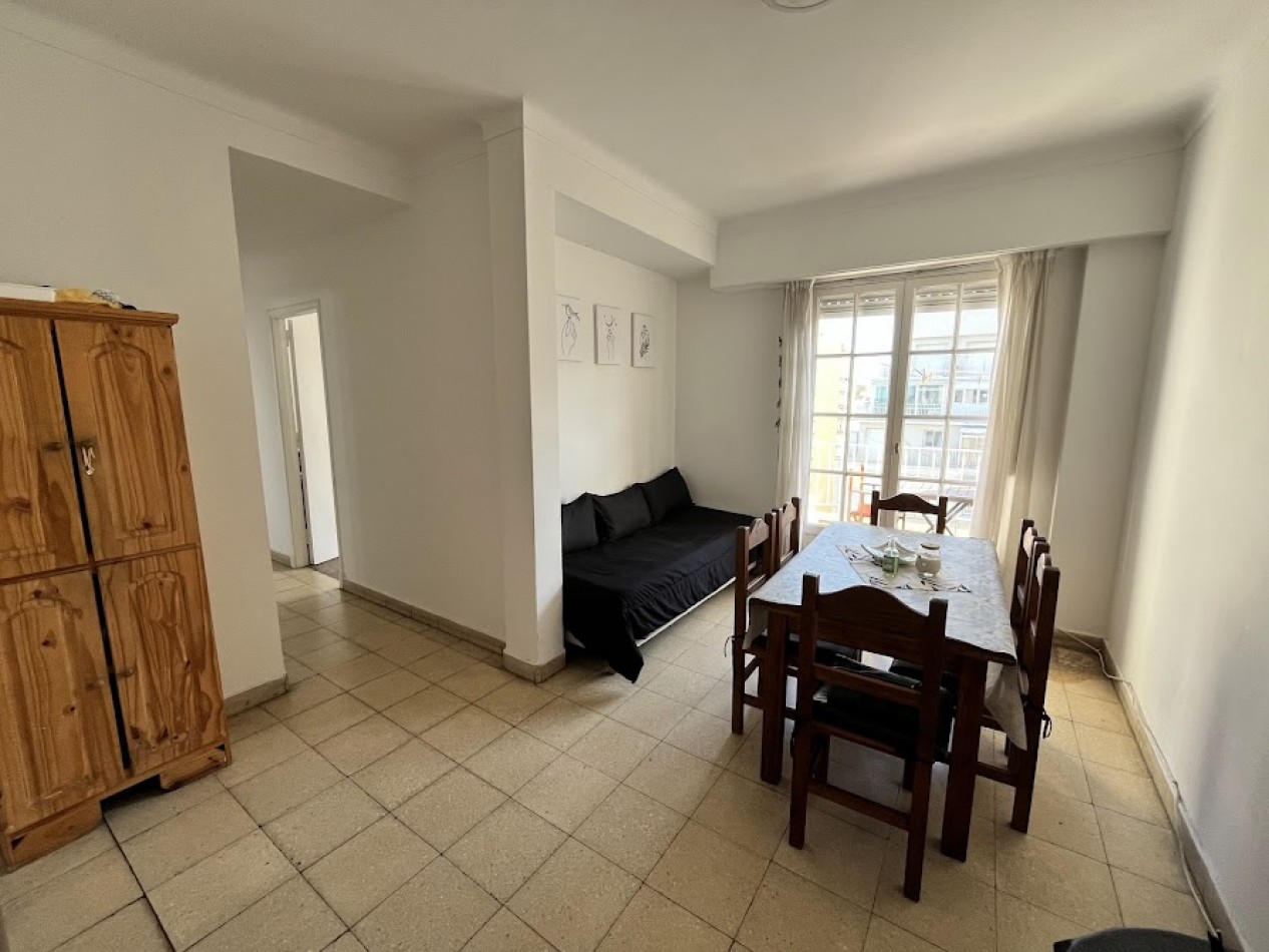 Departamento 3 Ambientes con Balcon Perimetral frente a Plaza Colon