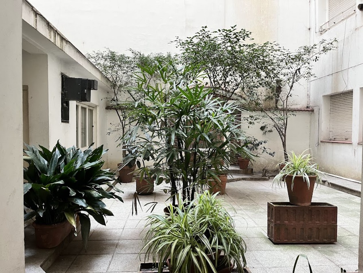 Departamento 3 Ambientes con Balcon Perimetral frente a Plaza Colon