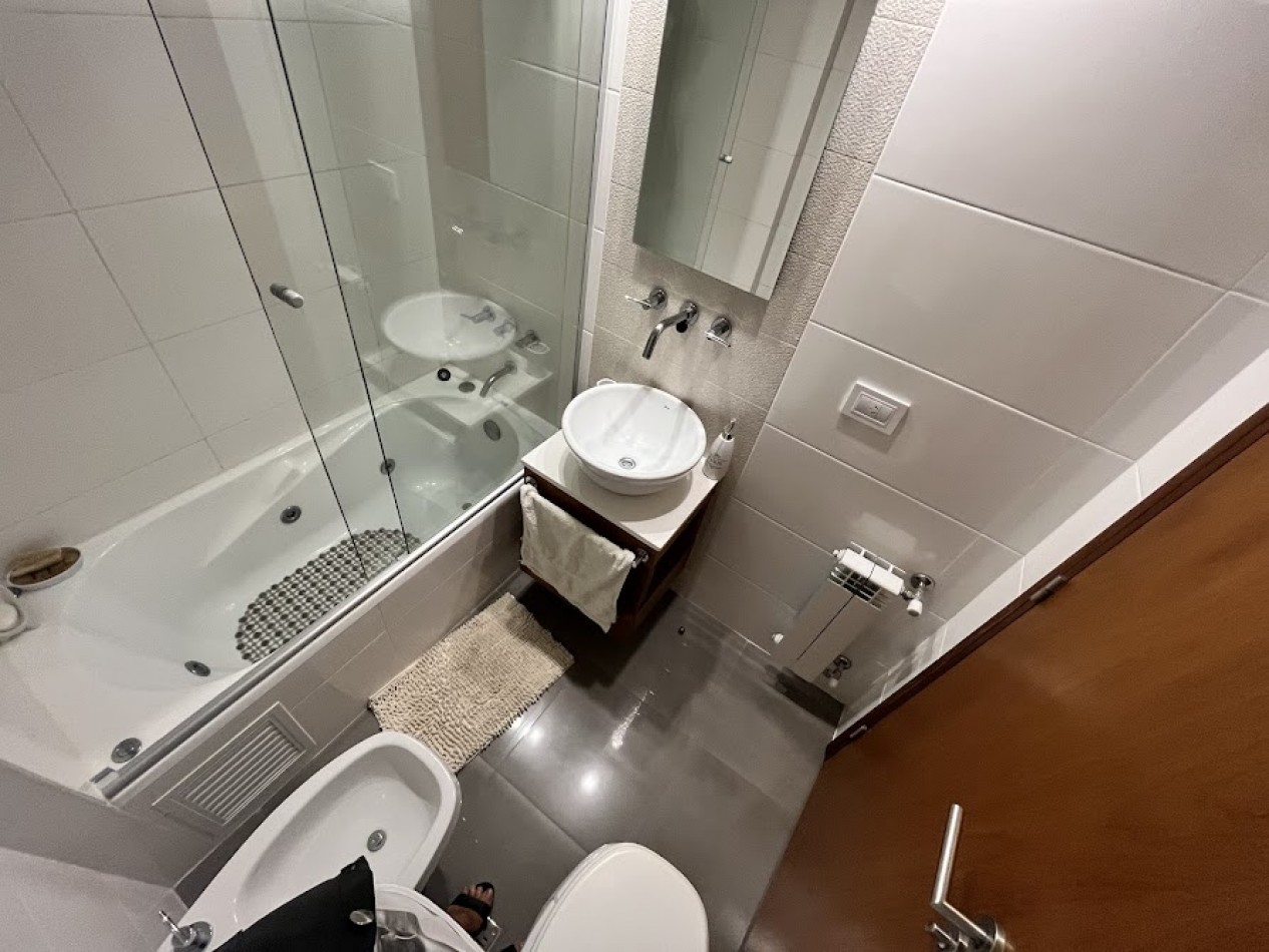 Departamento 2 ambientes de categoria con vista al mar, amoblado, cochera y baulera - Edificio Cronos