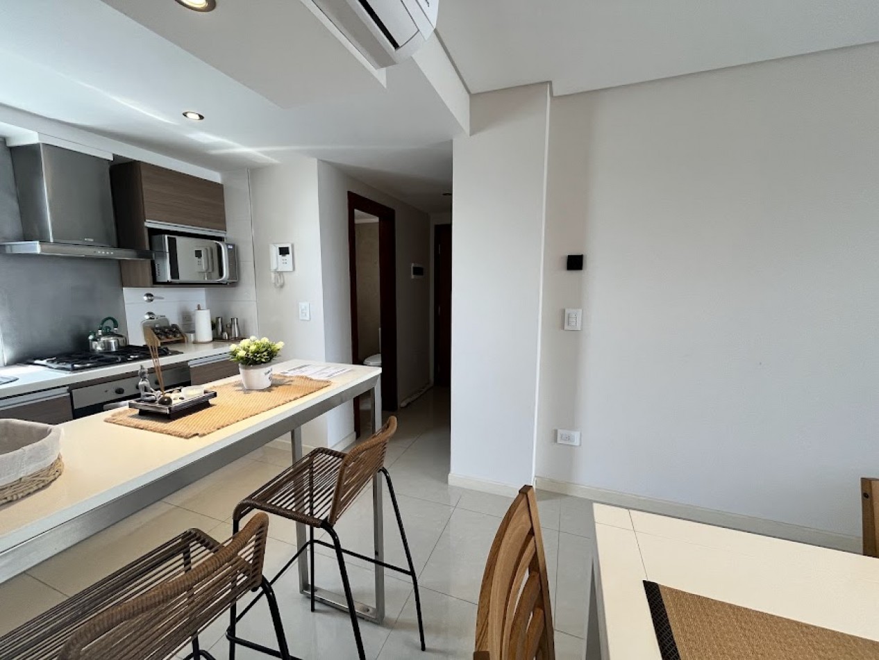 Departamento 2 ambientes de categoria con vista al mar, amoblado, cochera y baulera - Edificio Cronos