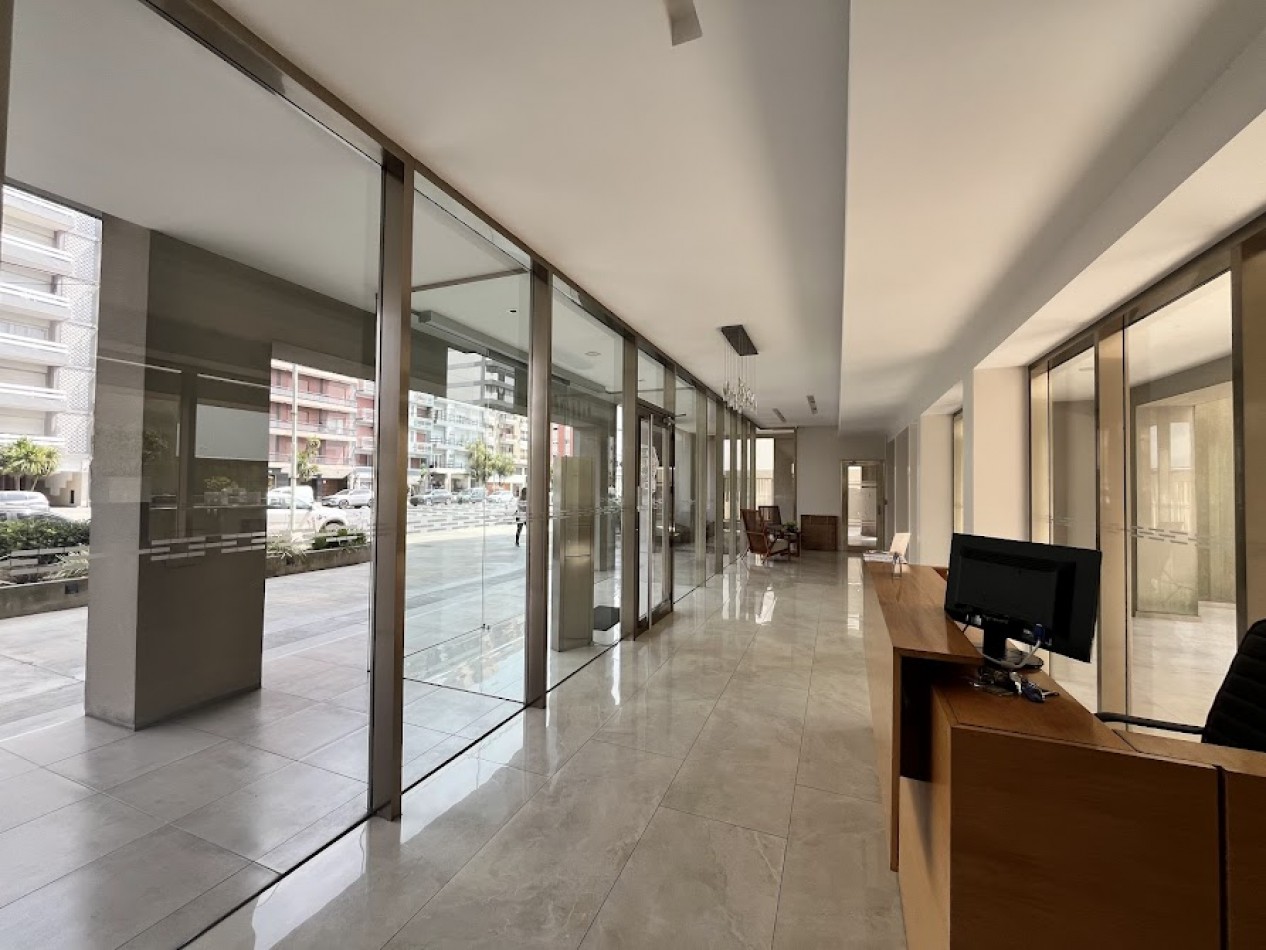 Departamento 2 ambientes de categoria con vista al mar, amoblado, cochera y baulera - Edificio Cronos