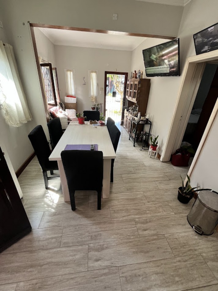 Casa de 3 Ambientes con Garaje Doble, Quincho y Patio - A 100 mts de Av. Luro