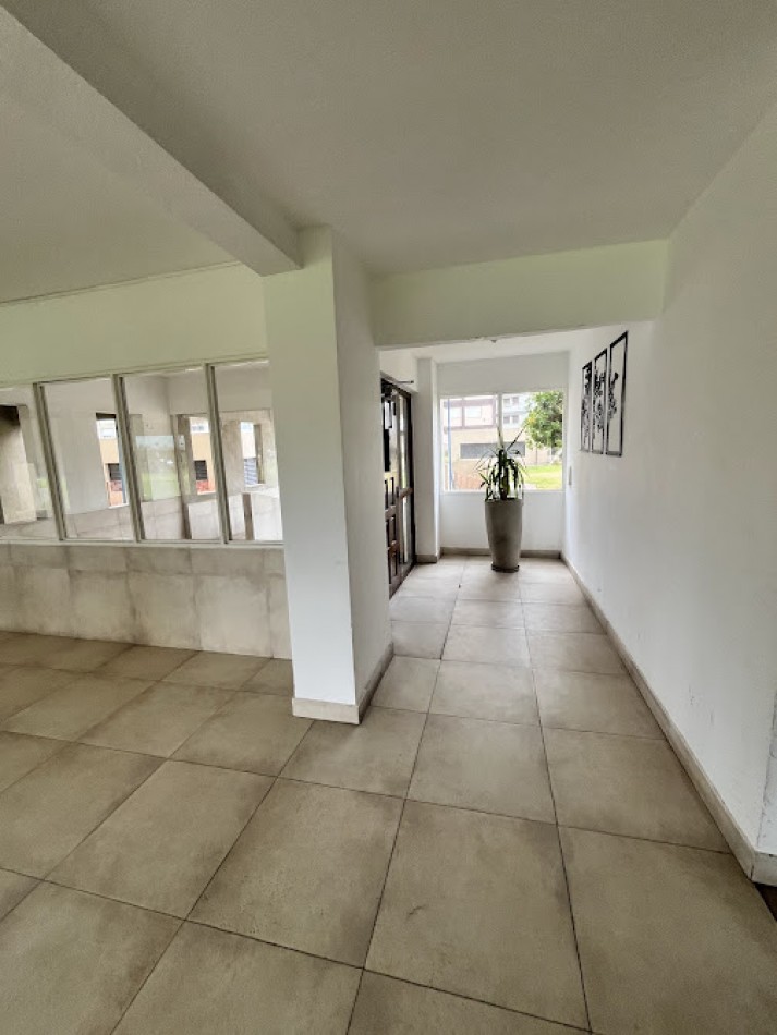 Amplio 4 ambientes con cochera, super luminoso y vistas panoramicas - 100 m² reciclado