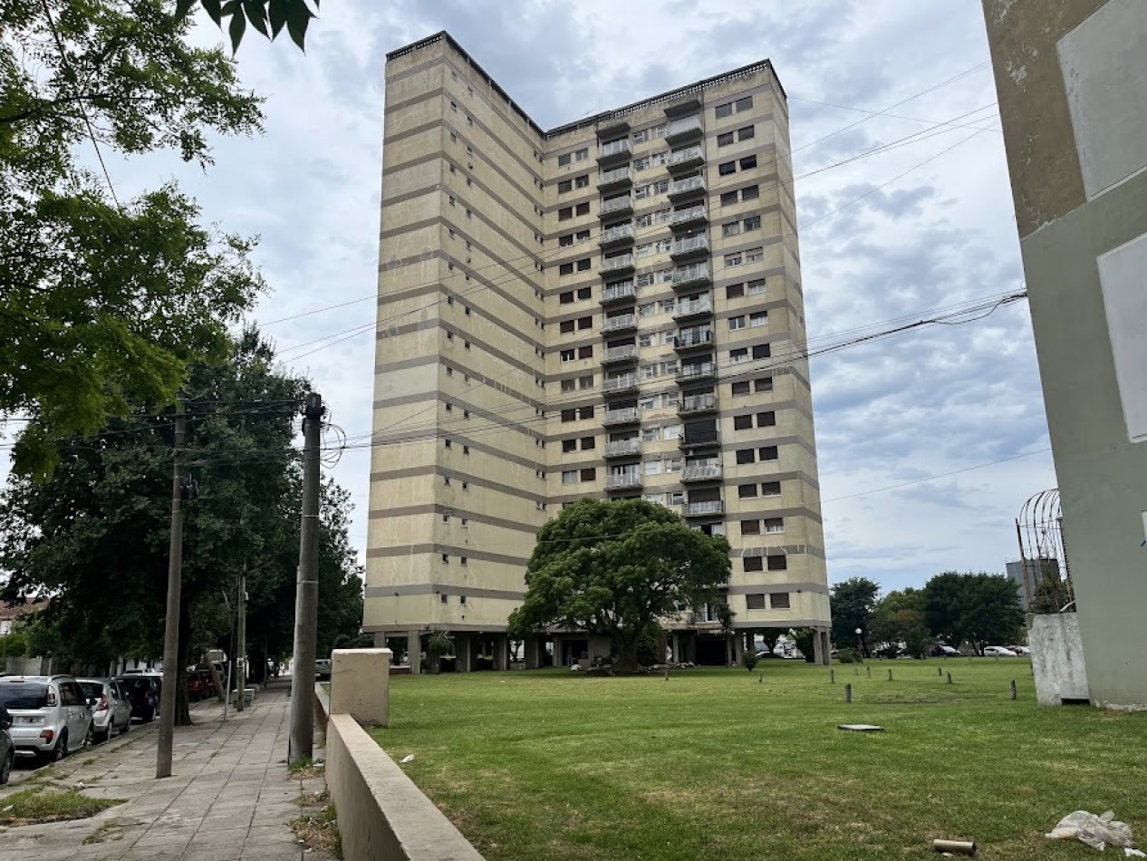 Amplio 4 ambientes con cochera, super luminoso y vistas panoramicas - 100 m² reciclado