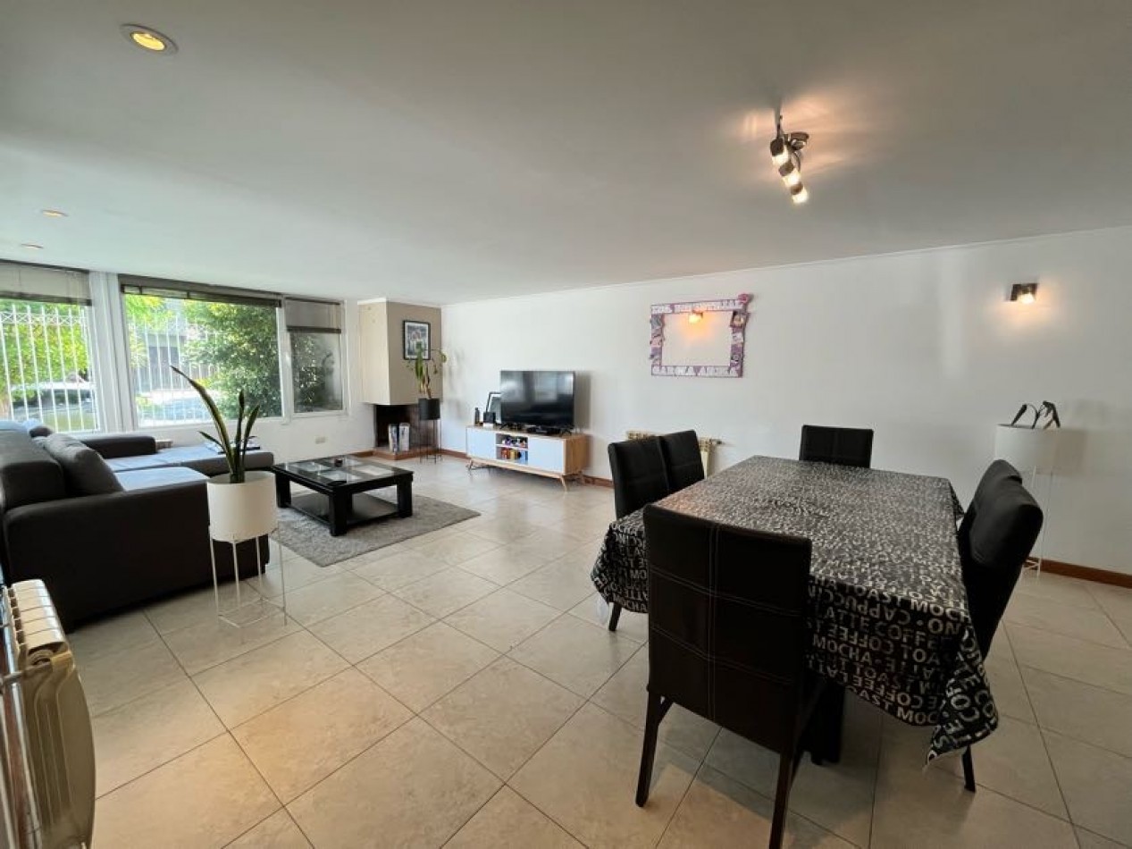 CHALET DE CATEGORIA 5 AMBIENTES CON PARQUE, PISCINA CLIMATIZADA Y TERRAZA - BARRIO CONSTITUCION