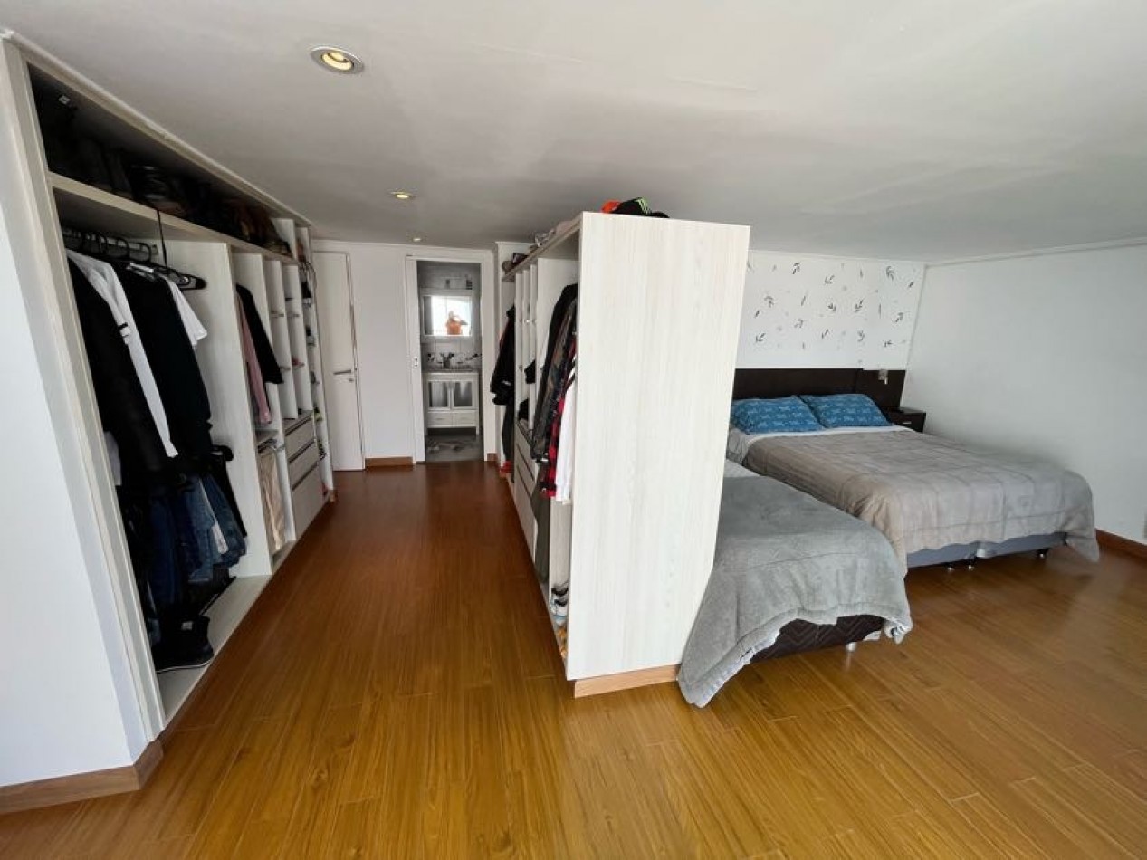 CHALET DE CATEGORIA 5 AMBIENTES CON PARQUE, PISCINA CLIMATIZADA Y TERRAZA - BARRIO CONSTITUCION