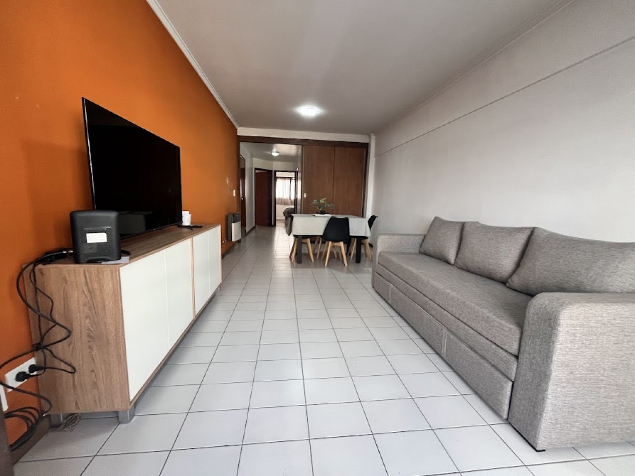 Alquiler Temporario -DEPARTAMENTO 2 AMBIENTES CON BALCON, COCHERA Y EXCELENTE UBICACION - BARRIO LA PERLA