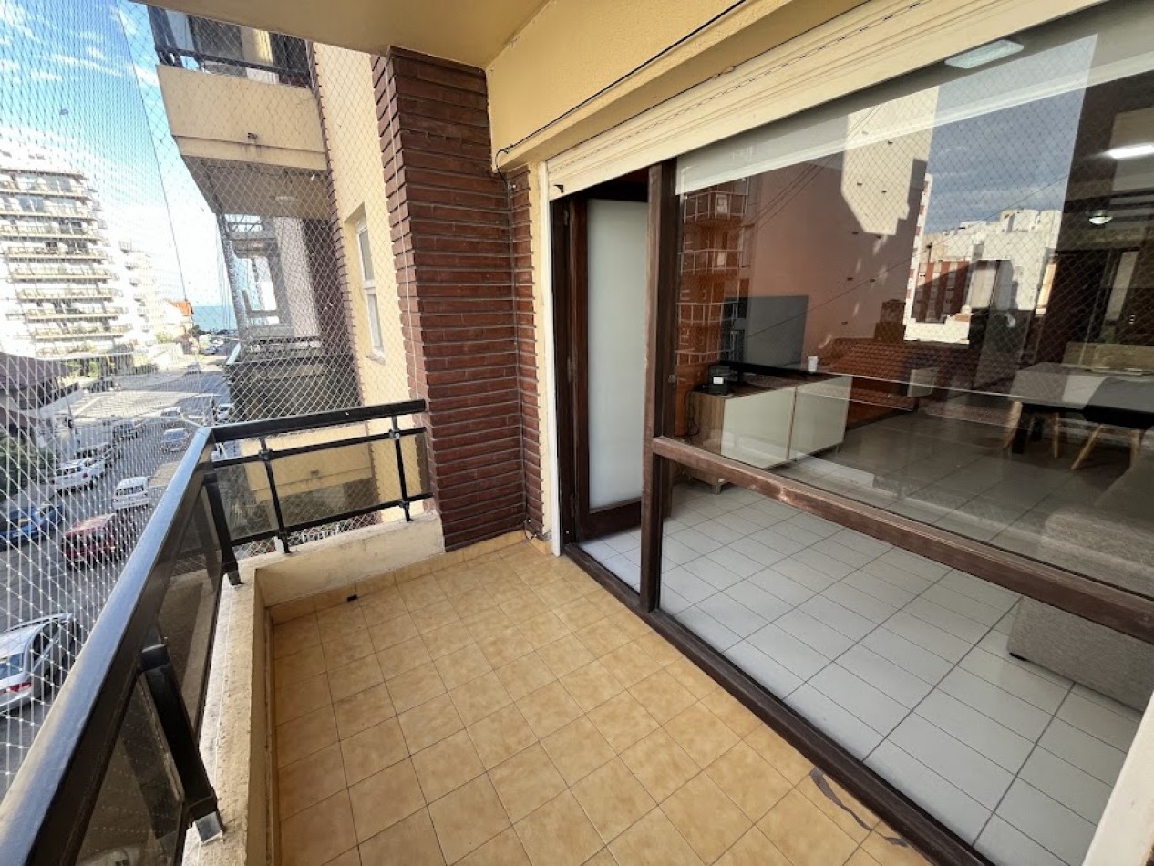 Alquiler Temporario -DEPARTAMENTO 2 AMBIENTES CON BALCON, COCHERA Y EXCELENTE UBICACION - BARRIO LA PERLA