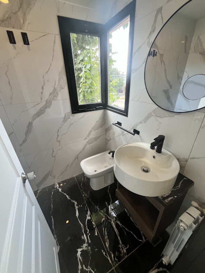 Duplex de 4 ambientes en Barrio Los Pinares - Diseño moderno y domotica APTO CREDITO