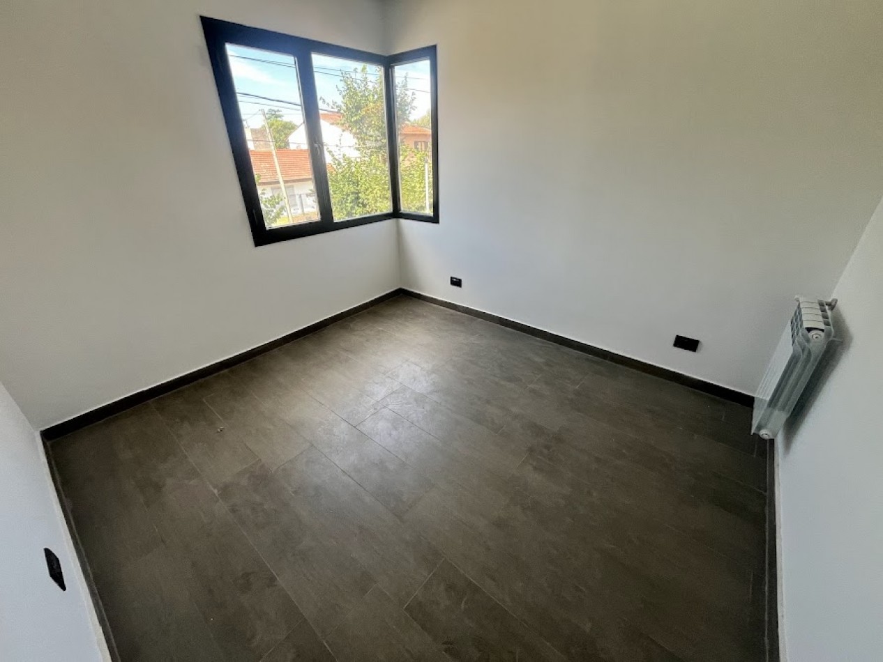 Duplex de 4 ambientes en Barrio Los Pinares - Diseño moderno y domotica APTO CREDITO