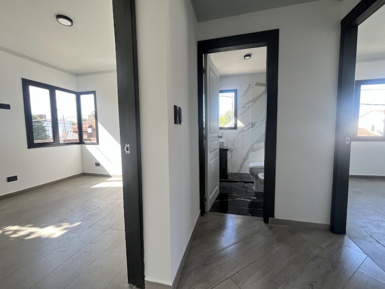 Duplex de 4 ambientes en Barrio Los Pinares - Diseño moderno y domotica APTO CREDITO