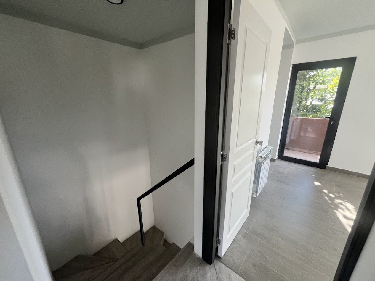 Duplex de 4 ambientes en Barrio Los Pinares - Diseño moderno y domotica APTO CREDITO