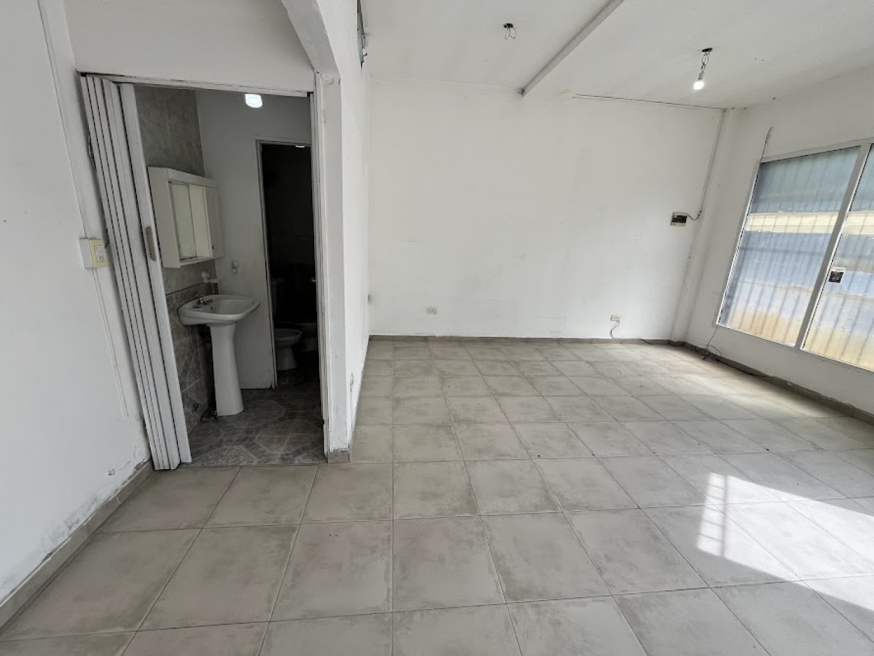 Alquiler comercial Local en esquina super luminoso en zona comercial