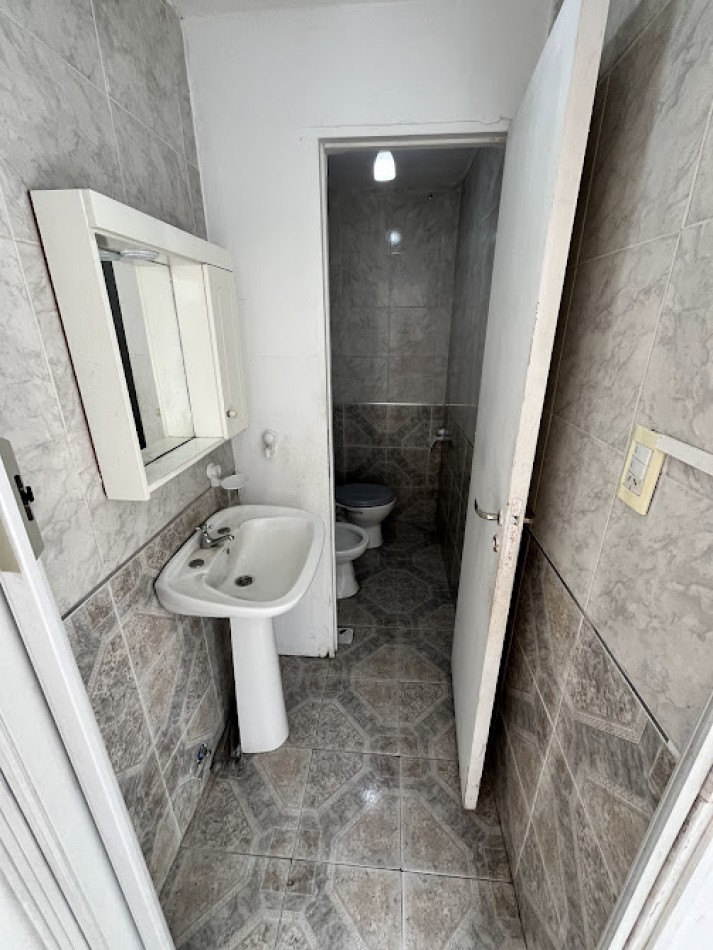 Alquiler comercial Local en esquina super luminoso en zona comercial