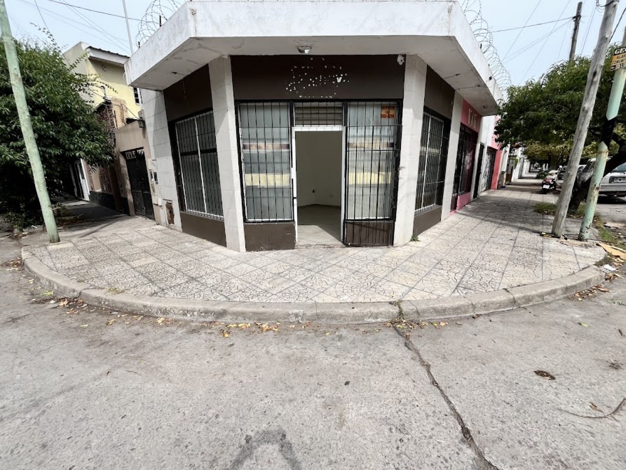 Alquiler comercial Local en esquina super luminoso en zona comercial