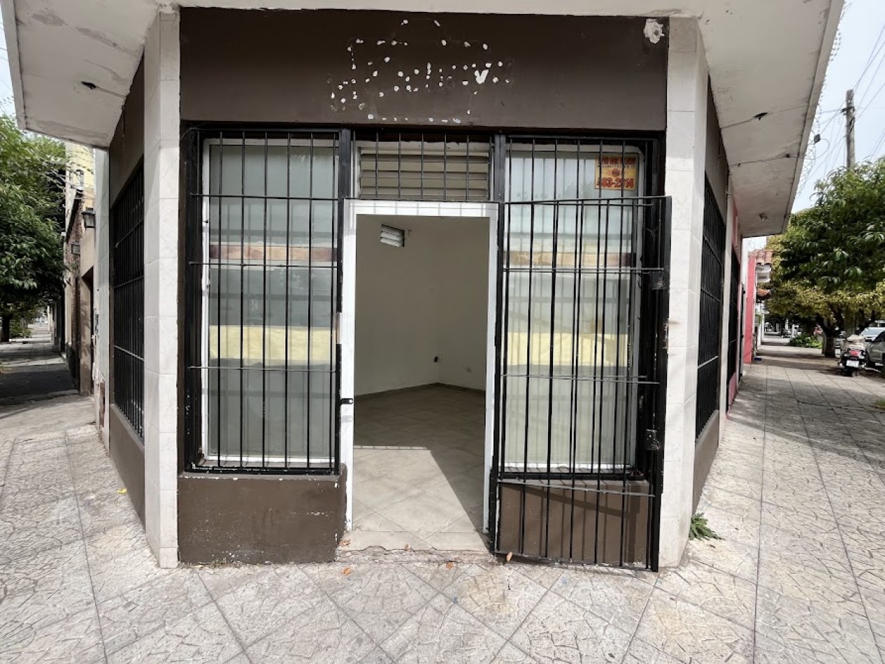 Alquiler comercial Local en esquina super luminoso en zona comercial