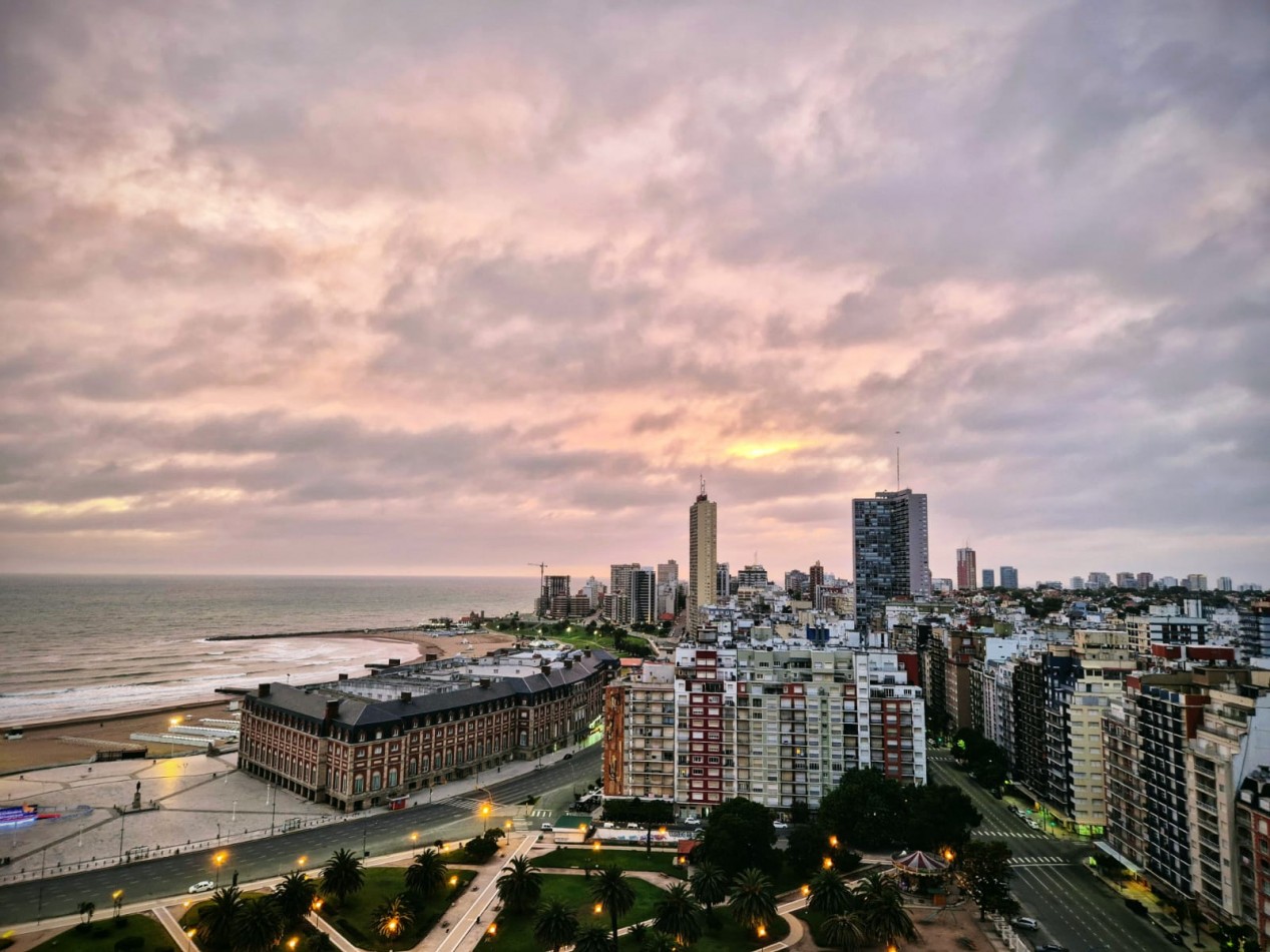  Vista plena al mar  Depto.2 Ambientes Reciclado  - Cochera y Baulera--