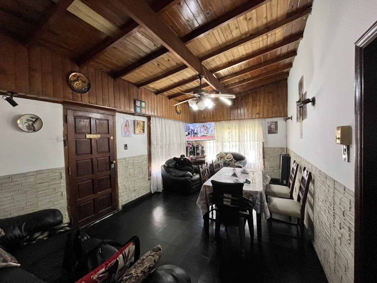 Dos viviendas en una, en esquina, ideal multifamiliar o inversion