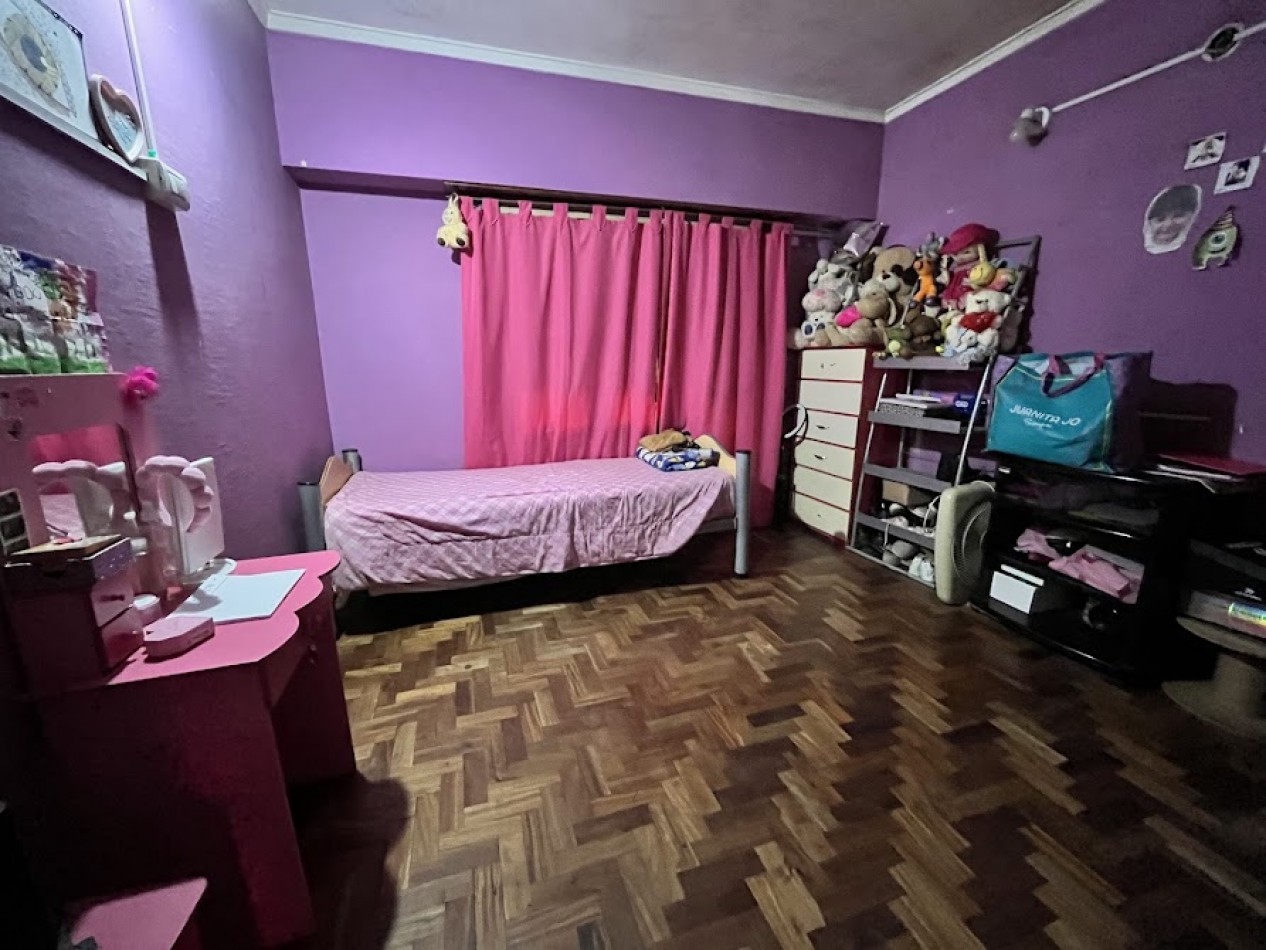 CASA 4 AMBIENTES CON PARQUE Y DEPARTAMENTO EN PLANTA ALTA -APTO CREDITO